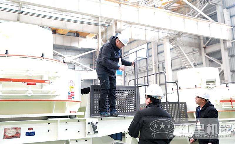 廠區(qū)咨詢,感受設備生產效果,甚得客戶滿意 style=width:720px;