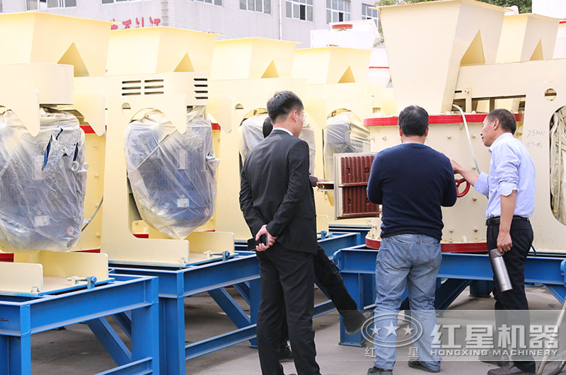 客戶(hù)來(lái)廠近距離了解設(shè)備 客戶(hù)來(lái)廠近距離了解設(shè)備