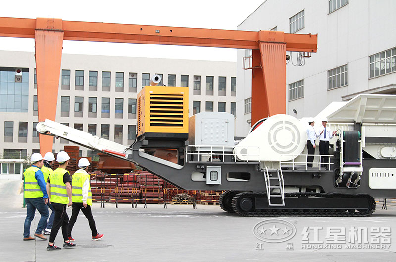 客戶來到廠區(qū)，詳細了解設備