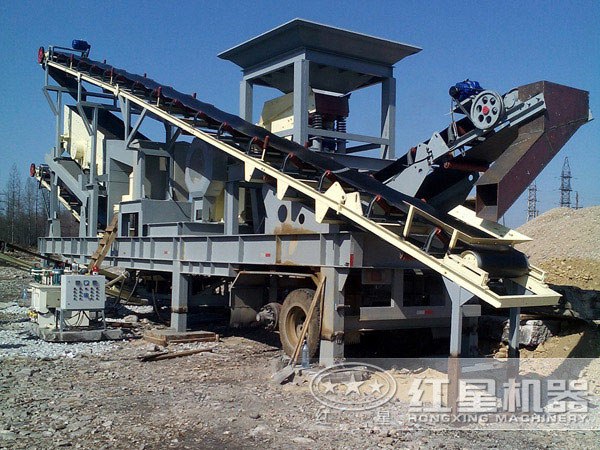 車載煤矸石破碎機(jī)環(huán)?，F(xiàn)場