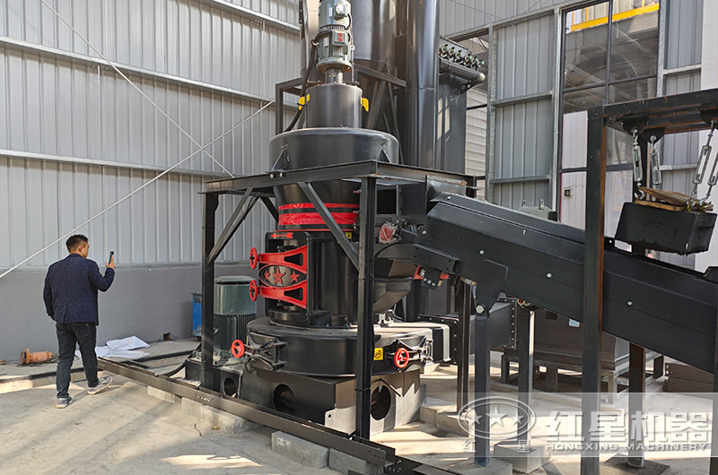 紅星超細磨粉機制粉加工客戶現場實拍