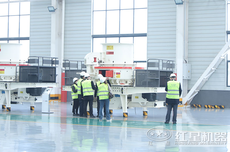 客戶來(lái)廠考察制砂設(shè)備 客戶來(lái)廠考察制砂設(shè)備